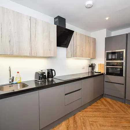 Lovely 3bed Flat In W Security Appartement