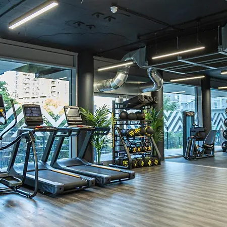 Centre, Ao Arena , With Gym