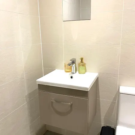 Apartamento Cozy Two Bed With Juliet Balcony And Free Secure Parking Mánchester