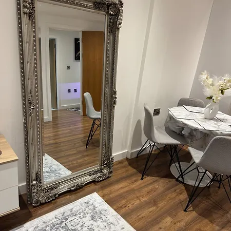 Apartment Stylish 2-bed By Cente Manchester