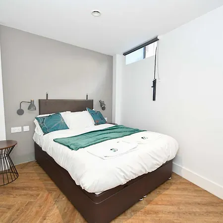 Lovely 3bed Flat In W Security * Μάντσεστερ