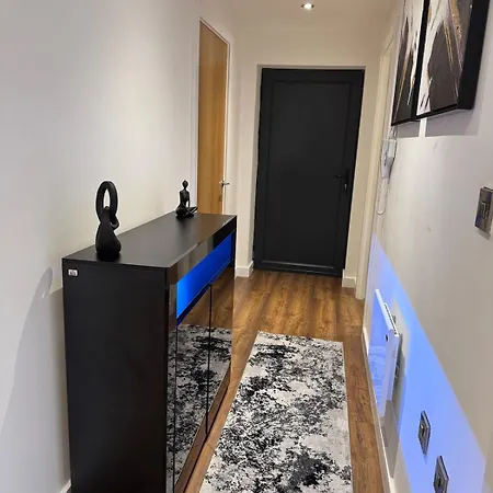 Apartmán Stylish 2-bed By Cente *