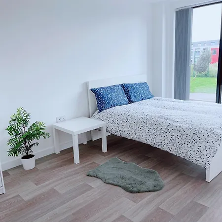 ゲストハウス Modern House マンチェスター