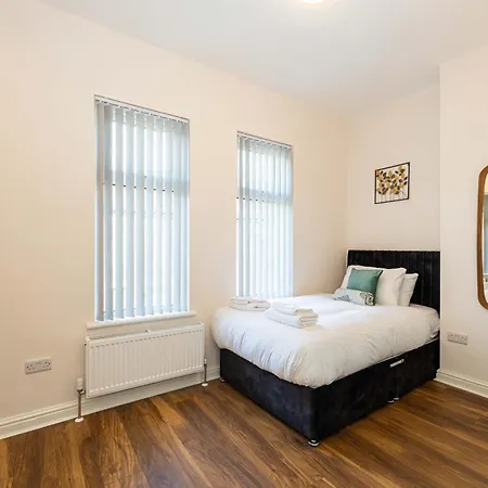 The Groves House- 4 En-suite Beds, Close To Hospital & Mcr Uni Vakantiehuis