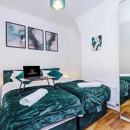 Hébergement de vacances Oldtrafford - Sleeps 6 - Free Parking - Free Wifi *