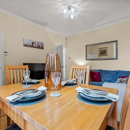 Seymour Escape Spacious 4br For 8 * Mánchester