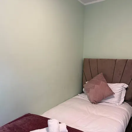 Hébergement de vacances Spacious 4br Near Old Trafford Sleeps 7!