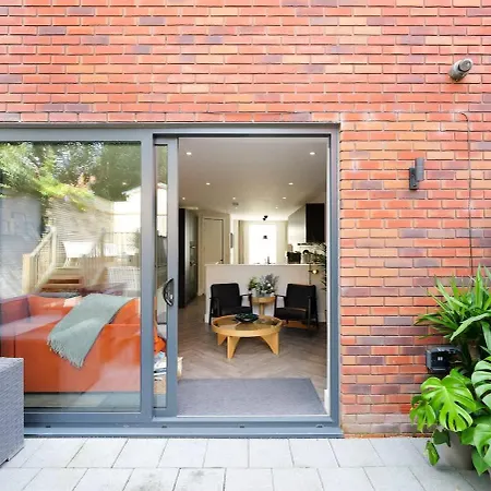 Eden At The Heim Nyaraló