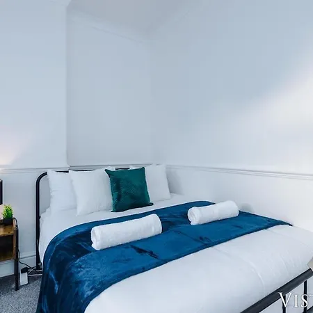 3br, Pool Table, Dart Board By Vista Short Lets 別荘 マンチェスター