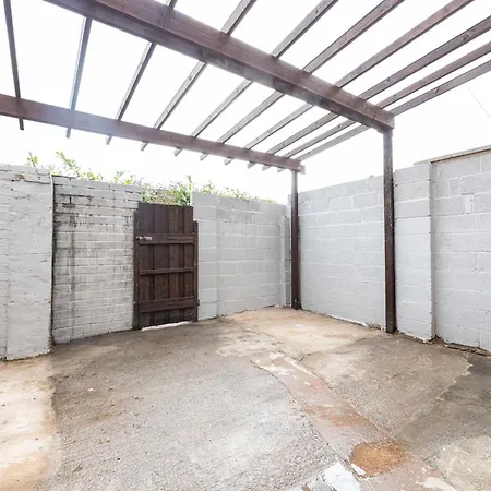 The Groves House- 4 En-suite Beds, Close To Hospital & Mcr Uni Manchester