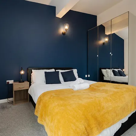 Chic 3bd Abode With Pool Table - Etihad - Coop Live - Free Parking Манчестер