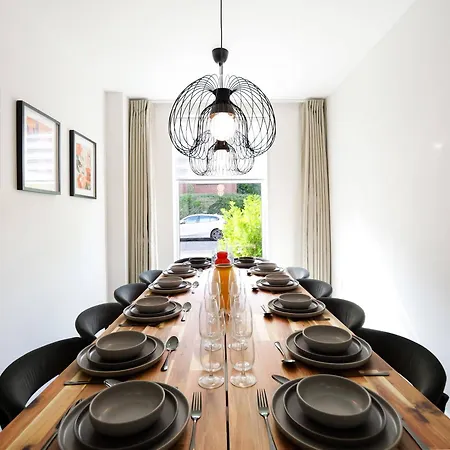 Prázdninový dům Eden At The Heim Manchester