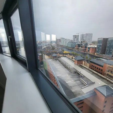 Pleasant 2 Bedroom In Salford Quays * Manchester