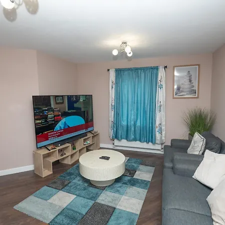 Nocleg ze śniadaniem Elegant And Modern 3 Double Bedroom Near Centre Entire House Parking