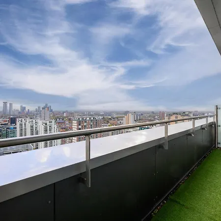 Panoramic Views Elegant 2br, 2 Min To Metro 曼彻斯特