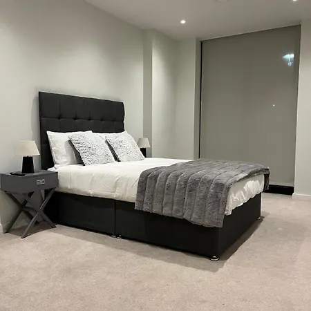 Lägenhet High-end 2 Bed Retreat - Ao Arena & Victoria Stn