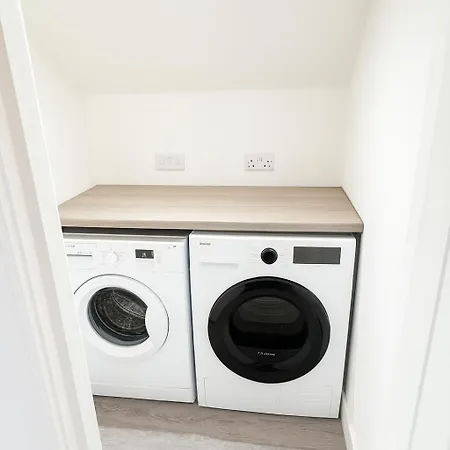 Kehoes Platinum Near Etihad Stadium And Coop Live Arena Sleeps 4 Apartmán