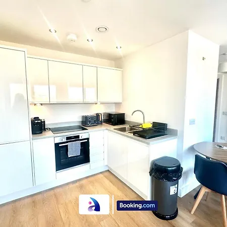 Sleeps 5 Ideal For Work Trips Up To 40 Percent Off Old Trafford Modern Apartmán Manchester