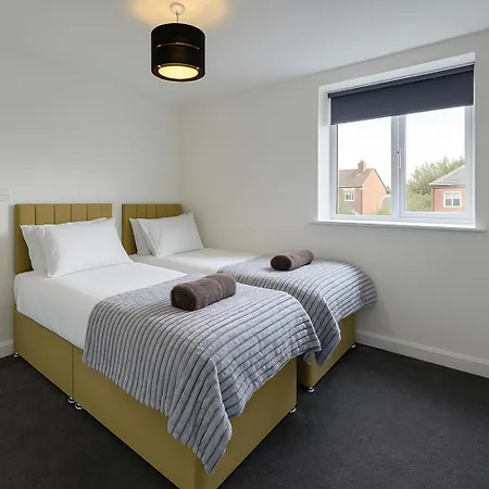Kehoe's Nest Near Etihad Stadium & Coop Live Arena Sleeps 3 *