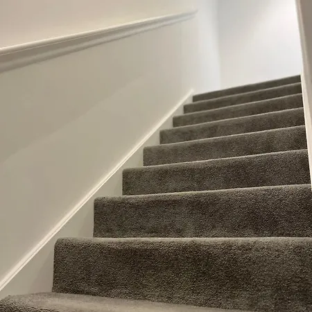 Joyful Group - Stylish 2 Bedroom Duplex With Sofa Bed In Salford M5 * マンチェスター