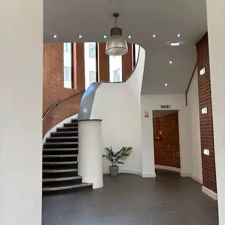 Modern 1 Bed Near Old Trafford Stadium Apartament