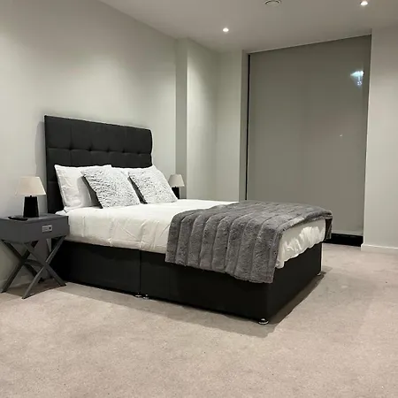 Lägenhet High-end 2 Bed Retreat - Ao Arena & Victoria Stn