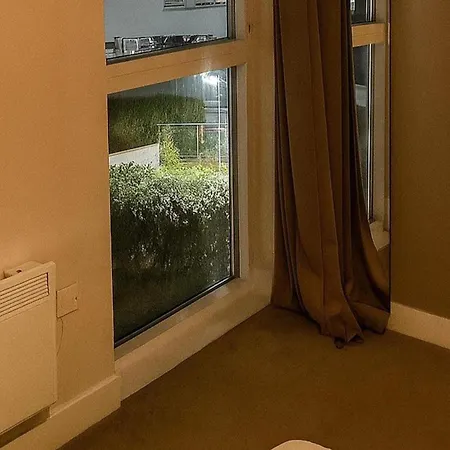 - Sleeps 2 - Parking - Station Close מנצ'סטר