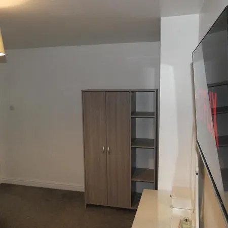 Spacious 4 Bed Maisonette Close To Salford Quays And With Smart Tvs And Netflix Perfect For Families And Contractors 公寓 曼彻斯特
