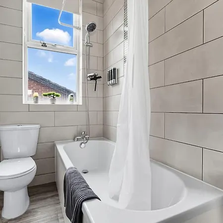Moxley Residence-2-bed For Business & Leisure *