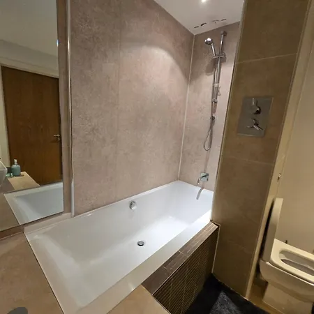 Cosy 2 Bedroom Manchester