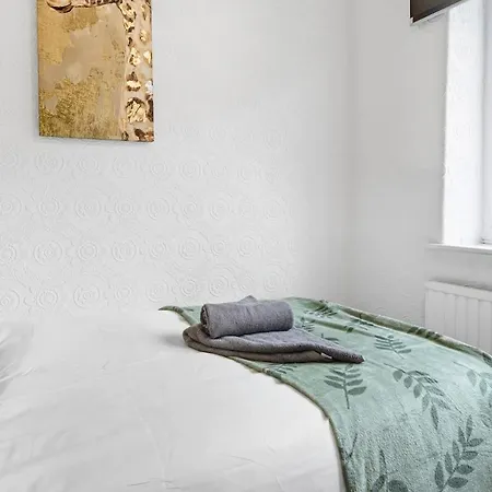 Modern Close To Events With Parking * Manchester