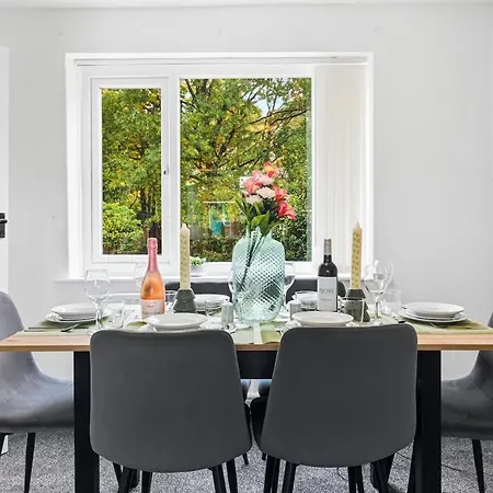 Modern Close To Events With Parking Lejlighed *