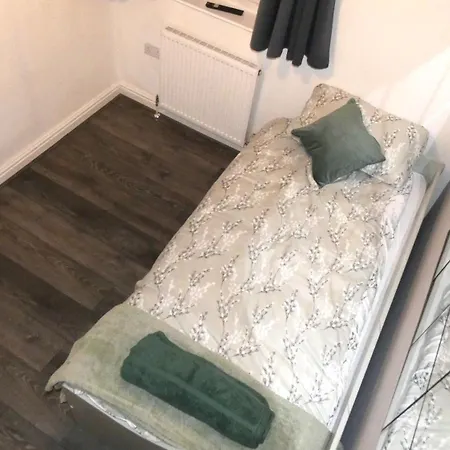 Lejlighed Spacious 4 Bed Maisonette Close To Salford Quays And With Smart Tvs And Netflix Perfect For Families And Contractors Manchester