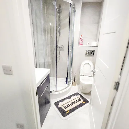 Opfa Luxury * مانشستر