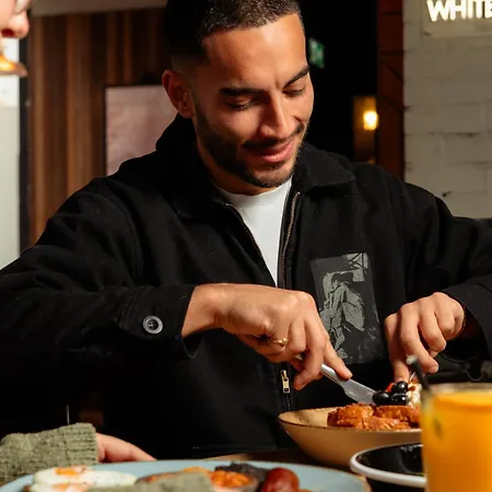 Malacuna بيت شباب مانشستر