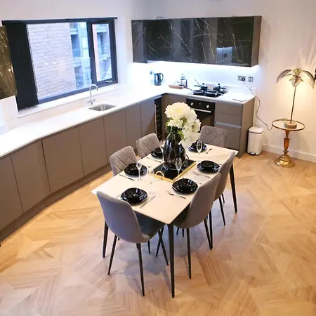 Super King Penthouse Minutes From Arndale Centre - Pass The Keys Апарт-отель Манчестер