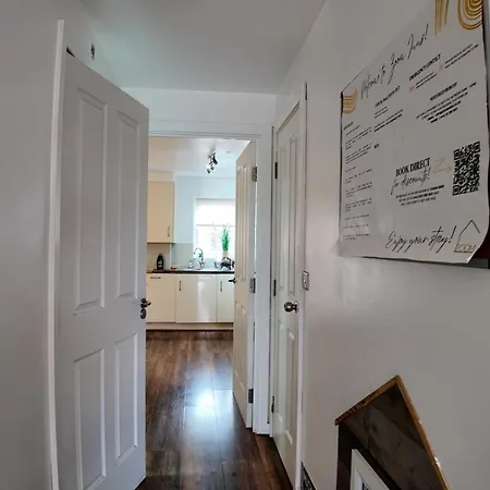 Stylish In Vibrant Salford, Manchester! Manchester