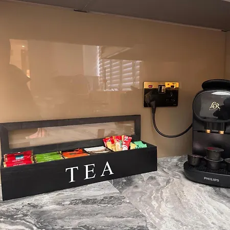 Luxury 6 Bed Near Centre With Cinema & Games 5 Bathrooms 别墅 曼彻斯特