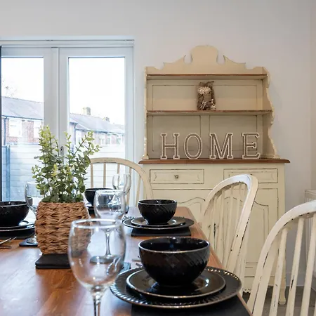 Modern 5-bed Ev Centre 10 Min 曼彻斯特