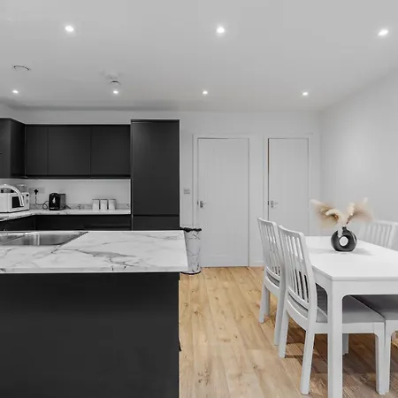 The Ideal Urban 4br - Coop - Etihad - Parking - Ev Manchester