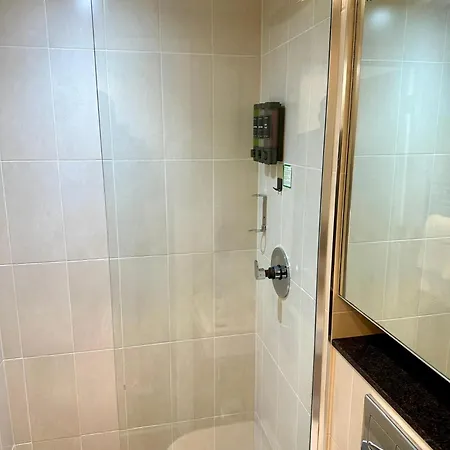 Riverview - Balcony - 4 Guests - Near Old Trafford Apartment