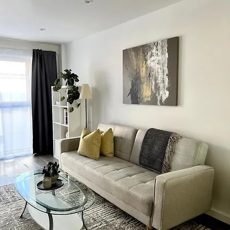 Serviced Near Ao Arena * Manchester