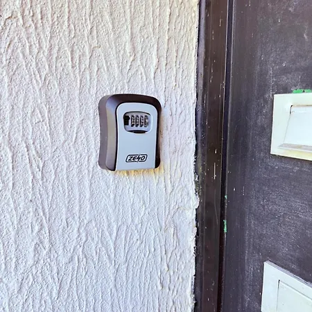 #85 Stylish Salford Free Parking Sleeps 6 شقة *