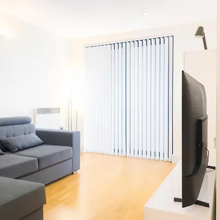 The * Манчестер