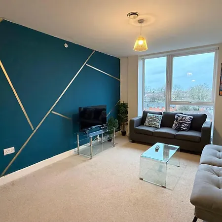 Luxury 5 Bed Centre