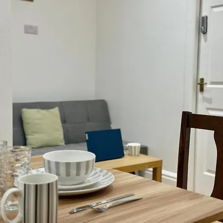 Cityside Walk To Etihad Stadium Sleeps 5 아파트 *