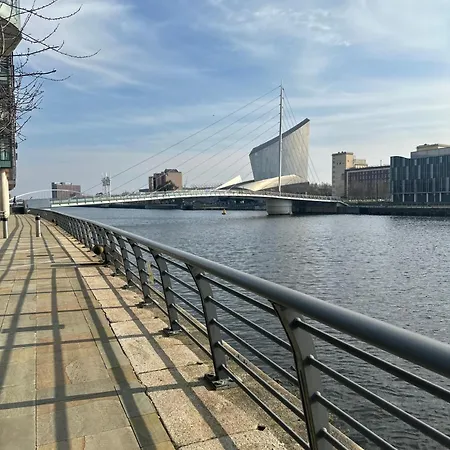 Appartement Riverview - Balcony - 4 Guests - Near Old Trafford *