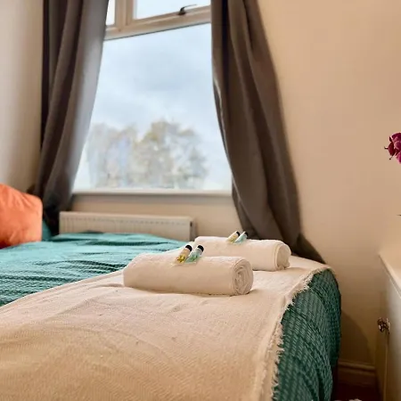 Cityside Walk To Etihad Stadium Sleeps 5 아파트