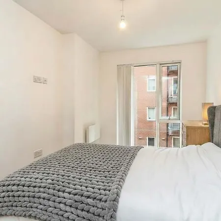 Convenient 2 Bedroom *