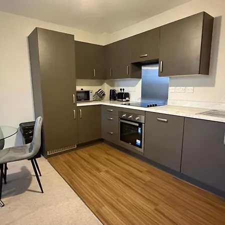 Luxury 5 Bed Centre *
